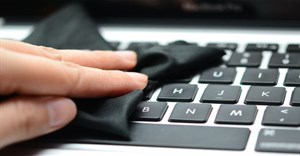 Hướng dẫn tự vệ sinh bàn phím, làm sạch bàn phím laptop