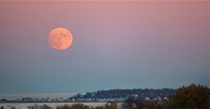 Những bức hình về siêu trăng đẹp lộng lẫy ở khắp nơi trên thế giới 