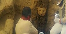 Tác phẩm điêu khắc bằng gỗ, ngôi mộ cổ kỳ quái được tìm thấy ở Peru