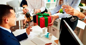 Gợi ý mua quà Tết biếu sếp sang trọng ý nghĩa 2026