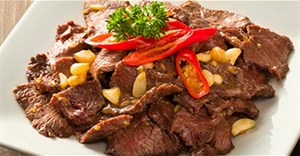 Món ăn có tỏi thắp hương được không?