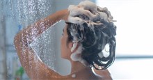 Nên tắm hay gội đầu trước?