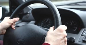 Nguyên nhân và cách xử lý vô lăng khó xoay